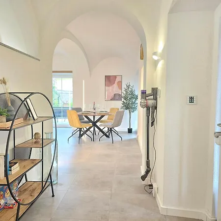 Design I Gewoelbe I Sanierter Pferdestall I Europapark I Boxspring I Terrasse I Parkplatz *
