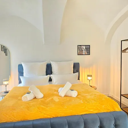 Apartmán Design I Gewoelbe I Sanierter Pferdestall I Europapark I Boxspring I Nespresso I Terrasse I Parkplatz